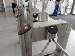 Плюсы и минусы турникетов триподов