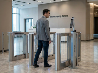 Какие задачи бизнеса решают терминалы с распознаванием лиц Hikvision