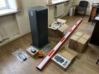 Какие дополнительные устройства предлагает Manggis для установки и эксплуатации шлагбаумов