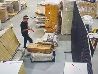 Видеонаблюдение для склада: защита товара и контроль персонала