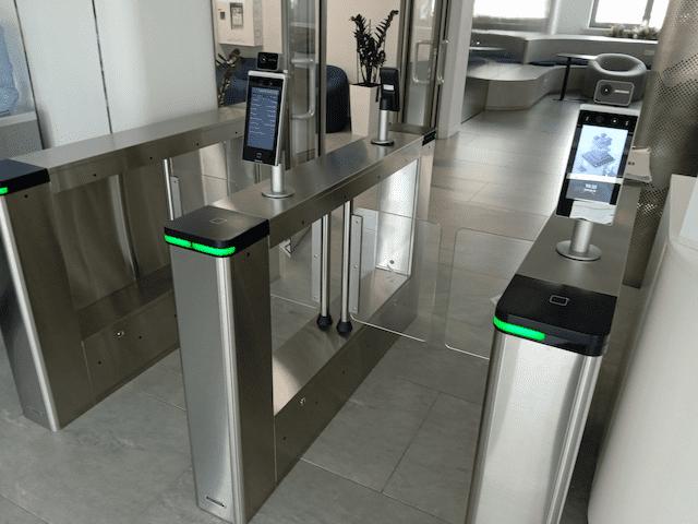 турникет с пропуском